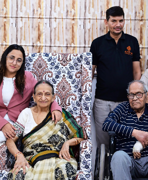 Building a Vibrant Senior Day Care Community of Care and Companionship