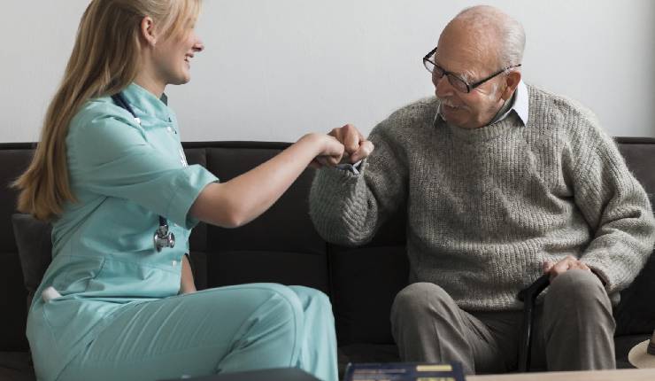 Alzheimer’s Care for the Elderly: The Integral Role of Assisted Living Homes