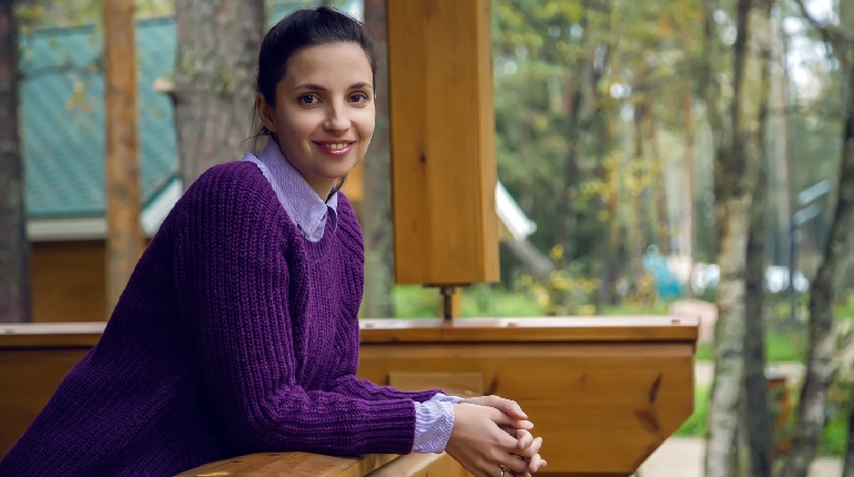 How Does a Luxury Elder Care Home Preserve Self Respect and Dignity for Seniors