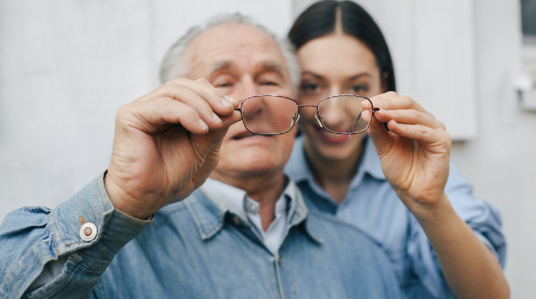 The importance of on-site assistance for elderly with sensory loss